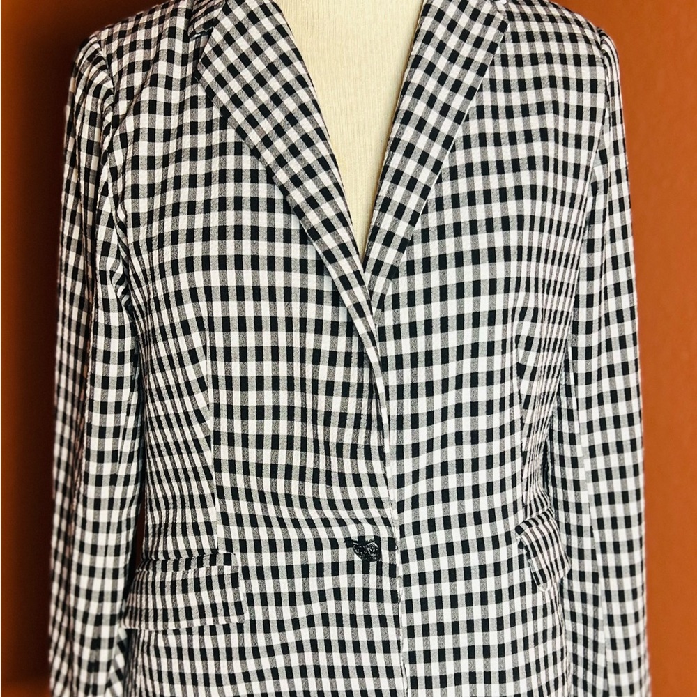 Classic Checkered Women's Blazer